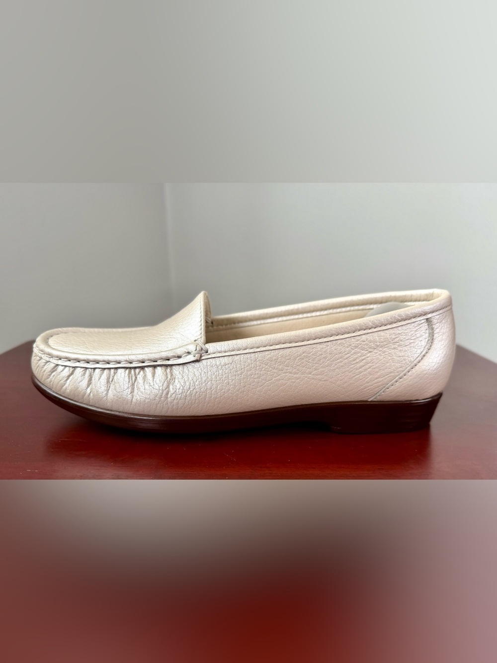 SAS Women's Pearl Leather Slip-On Loafer 8 Medium